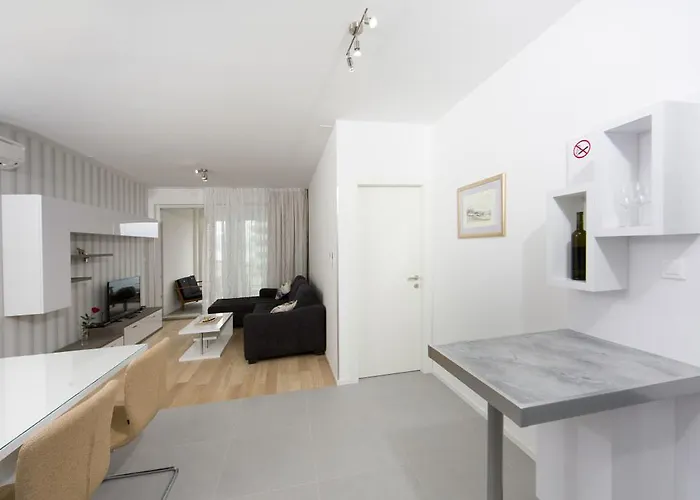 Ema Διαμέρισμα Σπλιτ